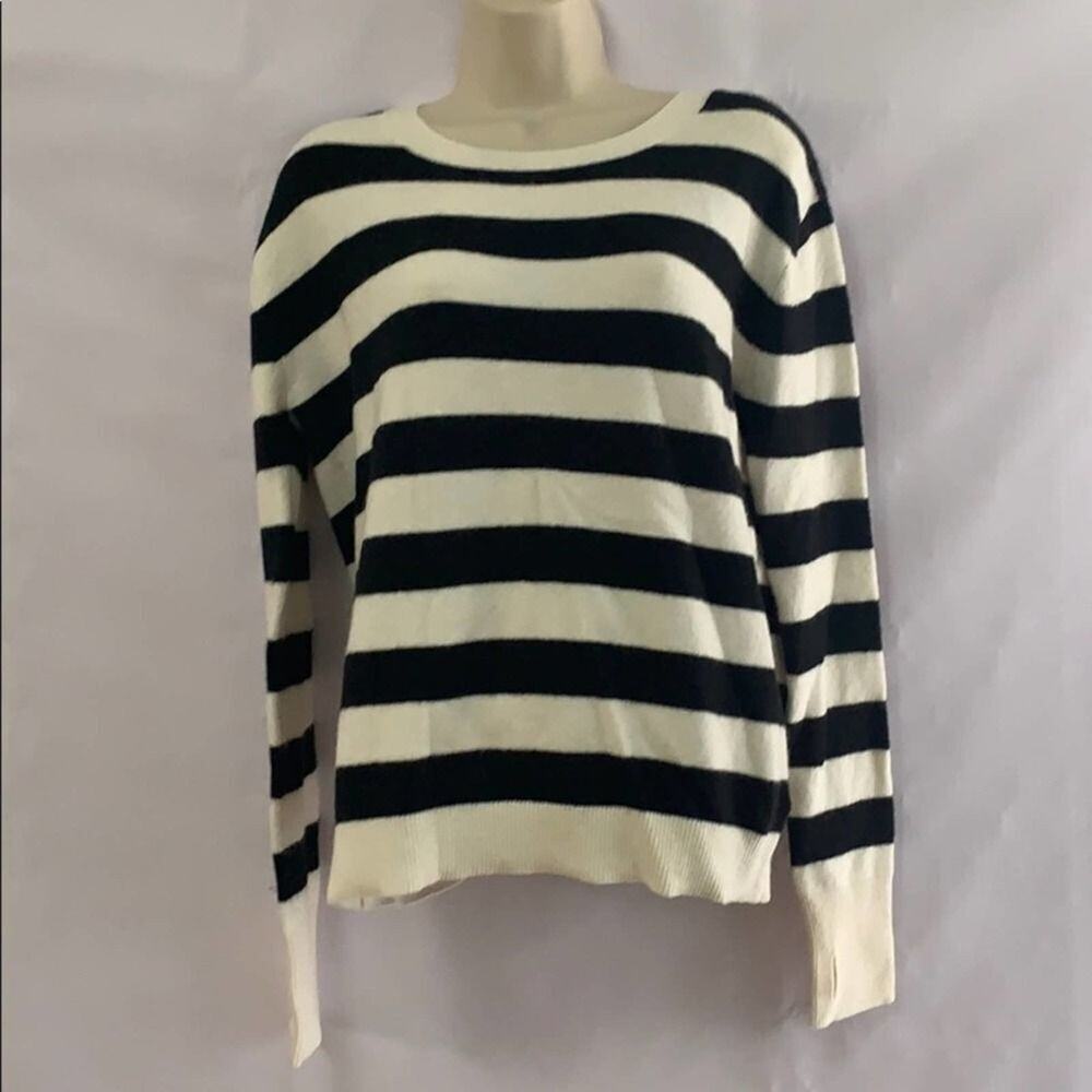 PAM & GELA BLACK & WHITE SWEATER TWISTED BACK‎ SZ M